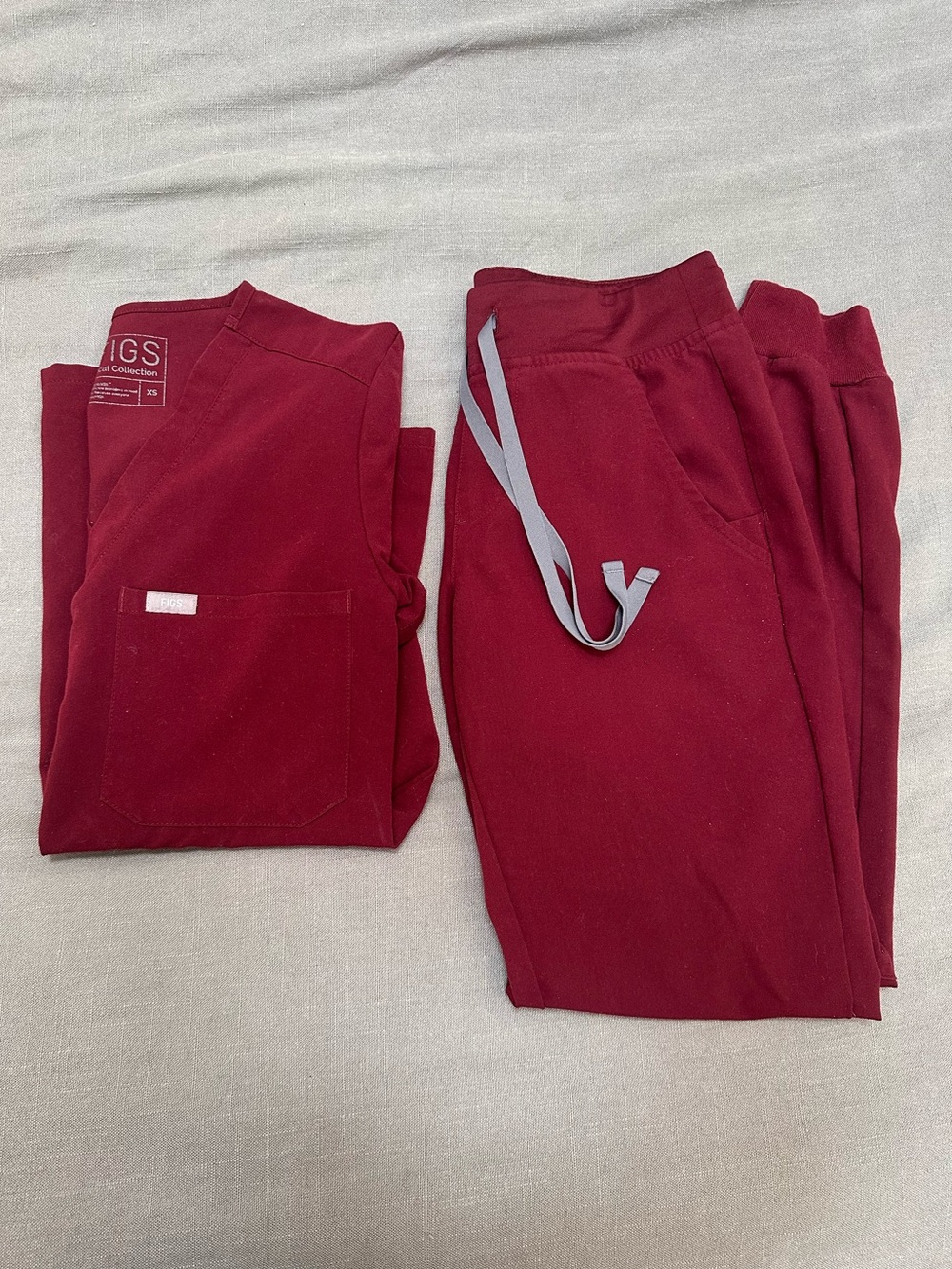 Figs Burgundy Scrub Set